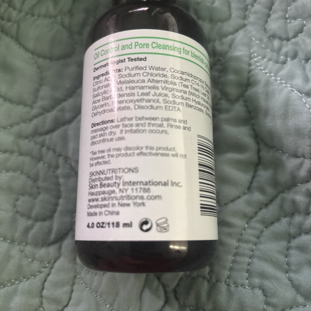 Skin Nutrition Botanicals Tea‎ Tree Oil + Salicylic Acid Balancing Face Wash - Picture 2 of 6